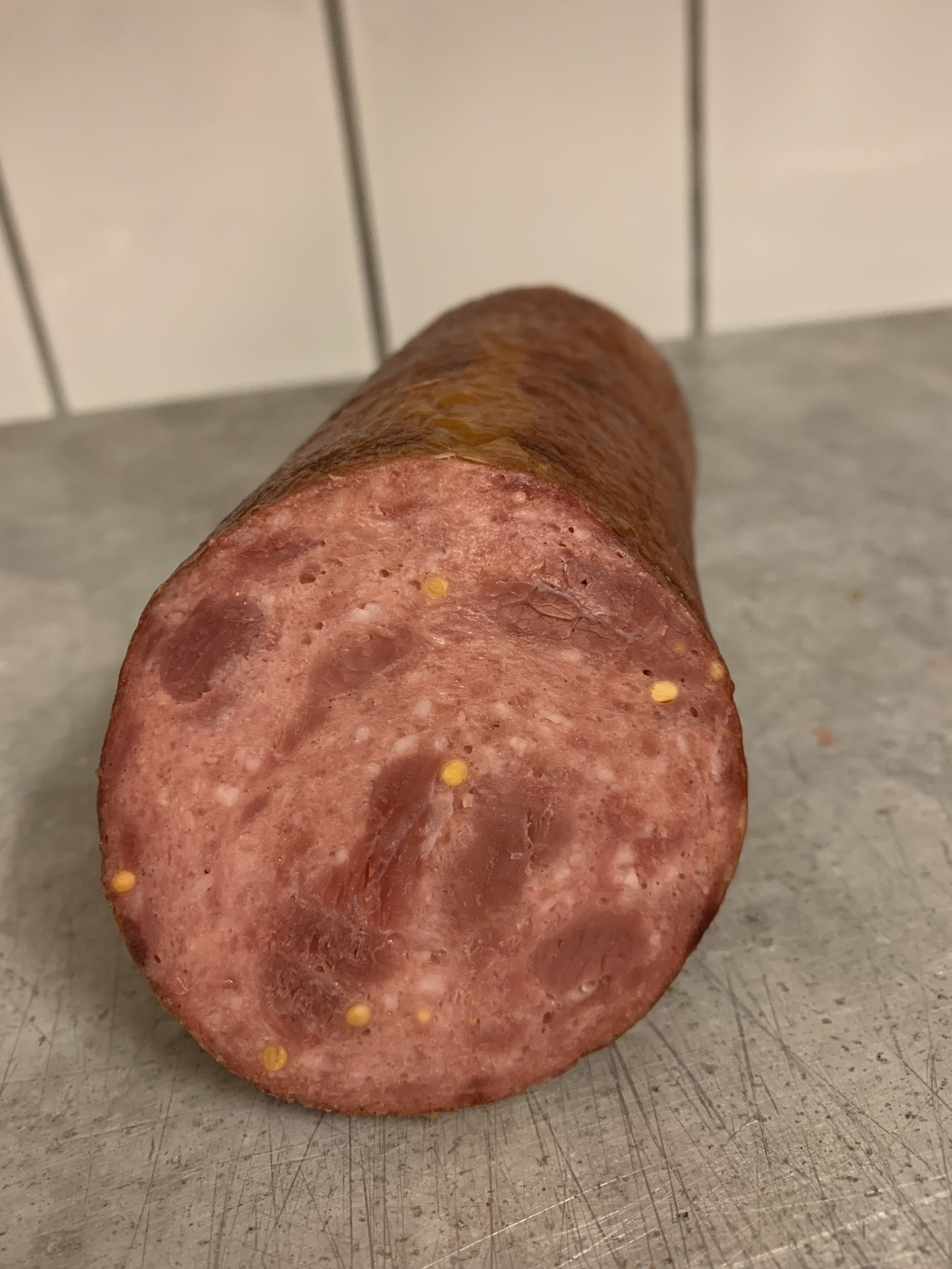 Aufgeschnittene Salami